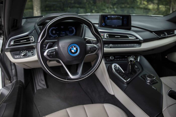 BMW i8 2015 completo