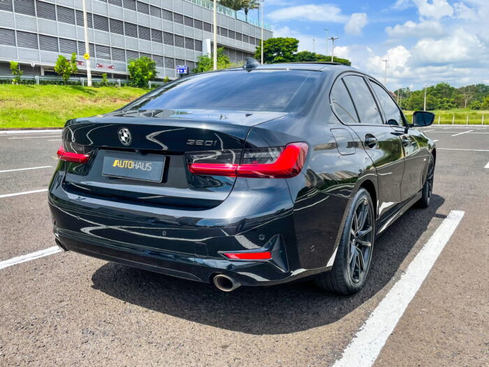 BMW 320i 2022 completo