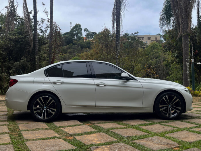 BMW 320i 2018 completo