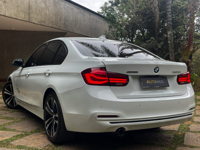 BMW 320i 2018 completo