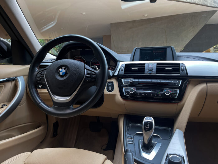 BMW 320i 2018 completo