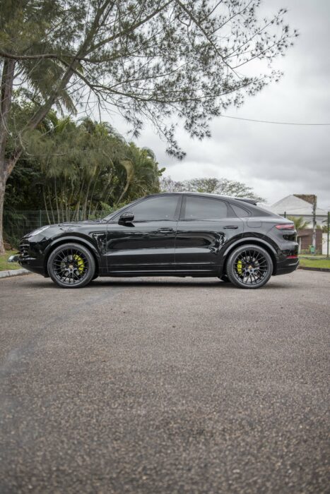 PORSCHE CAYENNE 2021 completo