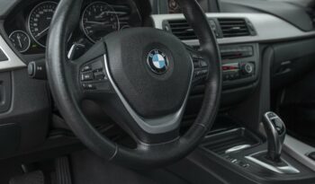 BMW 320i 2015 completo