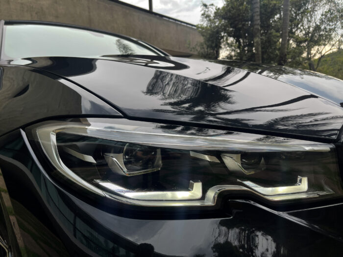 BMW 320i 2021 completo