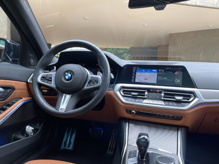 BMW 320i 2021 completo