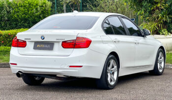 BMW 320i 2015 completo