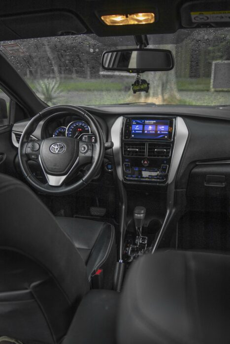 TOYOTA YARIS 2020 completo