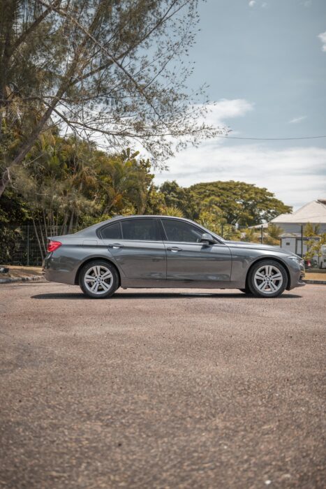 BMW 320i 2016 completo