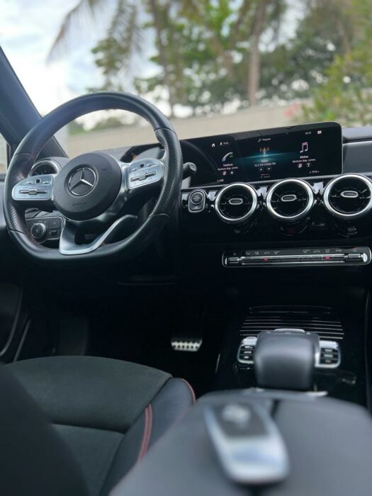 MERCEDES-BENZ A250 2019 completo