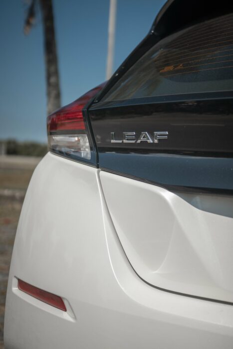 NISSAN LEAF 2020 completo