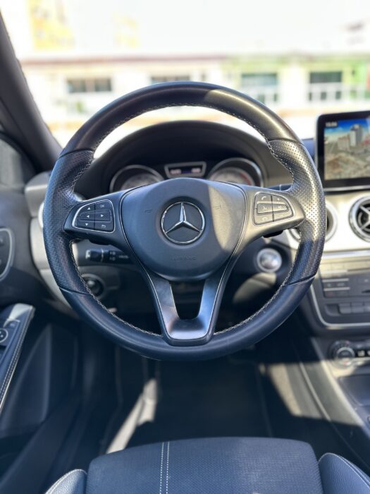 MERCEDES-BENZ GLA 200 2016 completo