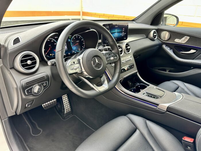 MERCEDES-BENZ GLC 300 2023 completo