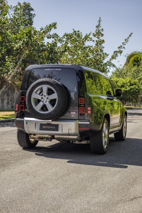 LAND ROVER DEFENDER 2023 completo