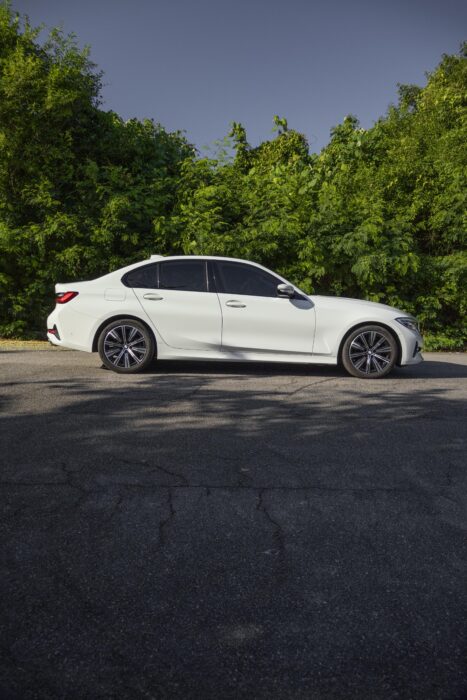 BMW 320i 2022 completo