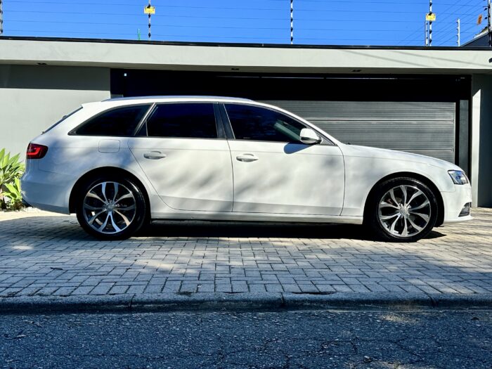 AUDI A4 AVANT 2013 completo