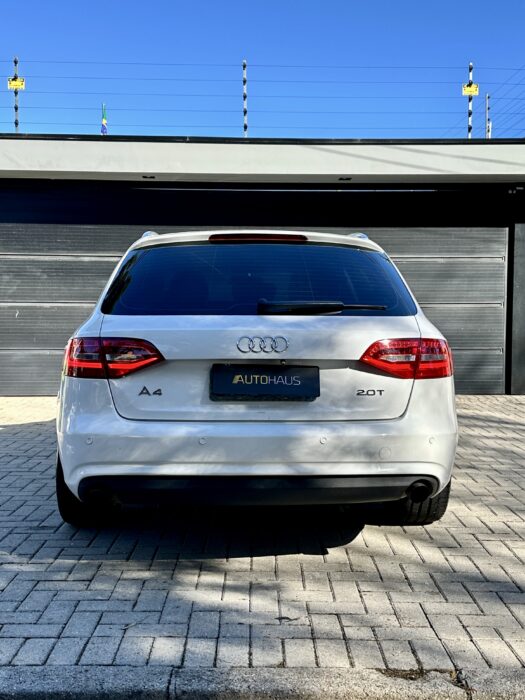 AUDI A4 AVANT 2013 completo