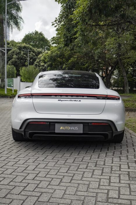 PORSCHE TAYCAN TURBO S 2021 completo