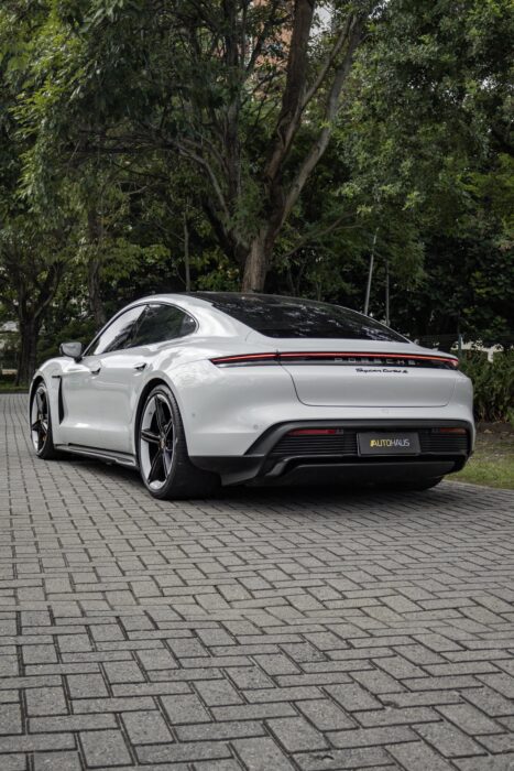 PORSCHE TAYCAN TURBO S 2021 completo