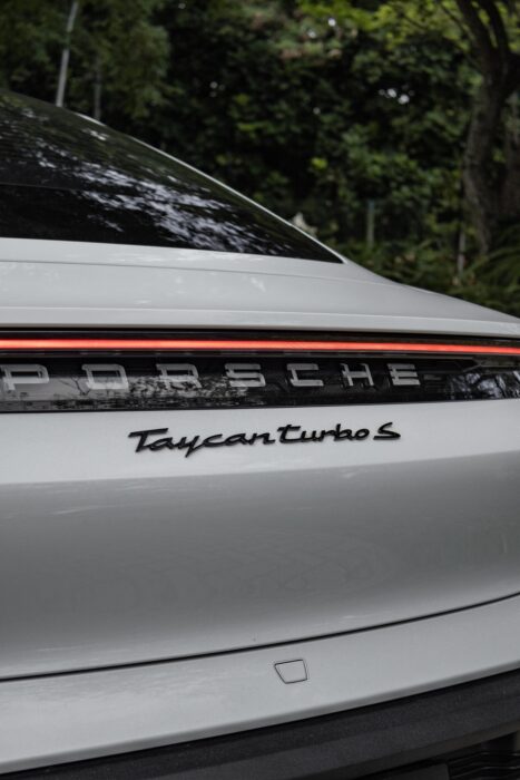 PORSCHE TAYCAN TURBO S 2021 completo