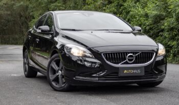 VOLVO V40 2019 completo