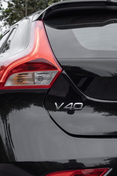 VOLVO V40 2019 completo