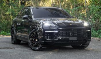 PORSCHE CAYENNE 2024 completo