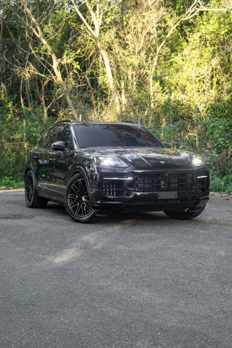 PORSCHE CAYENNE 2024 completo