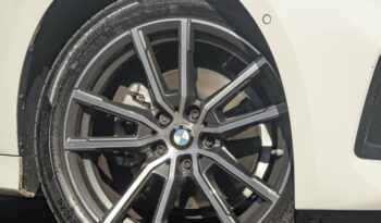 BMW 320 i 2024 completo