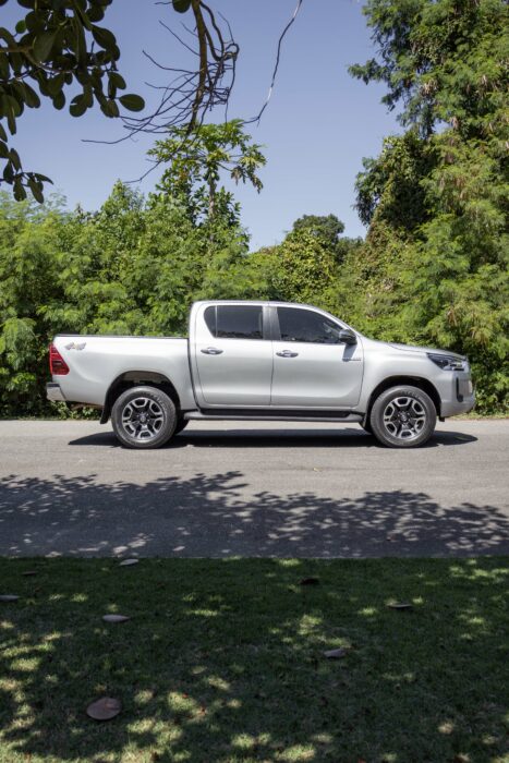 TOYOTA HILUX 2021 completo