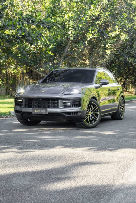 PORSCHE CAYENNE 2024 completo