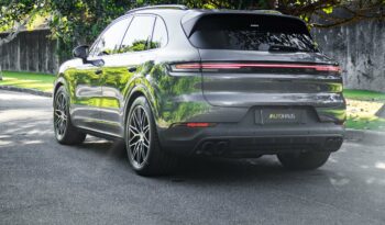 PORSCHE CAYENNE 2024 completo