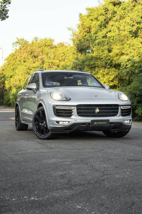 PORSCHE CAYENNE 2016 completo