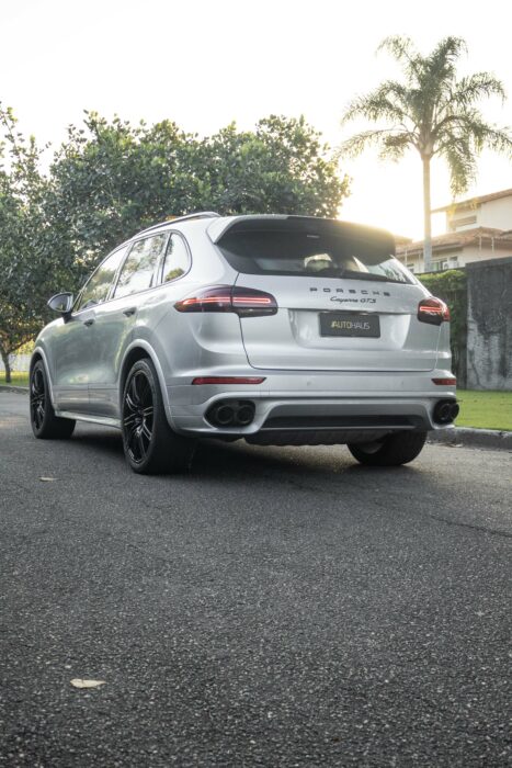 PORSCHE CAYENNE 2016 completo