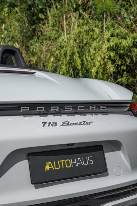 PORSCHE 718 Boxster 2024 completo