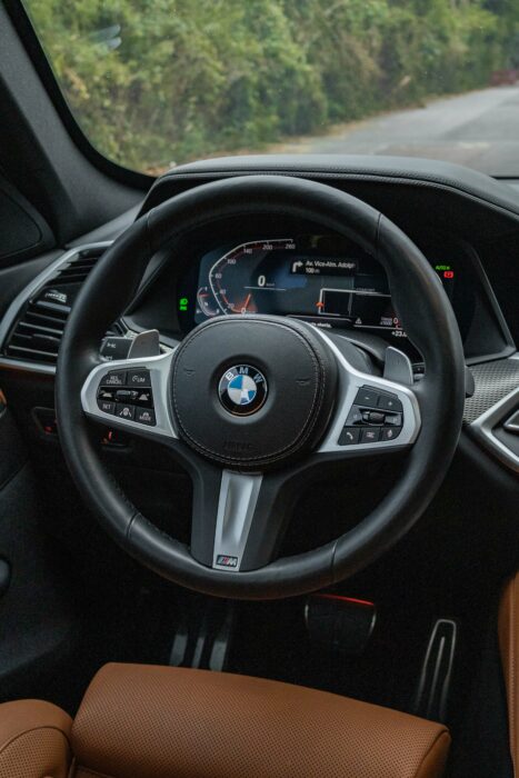 BMW X6 2023 completo