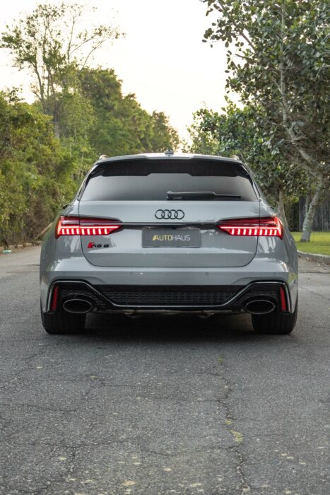 AUDI RS6 2021 completo