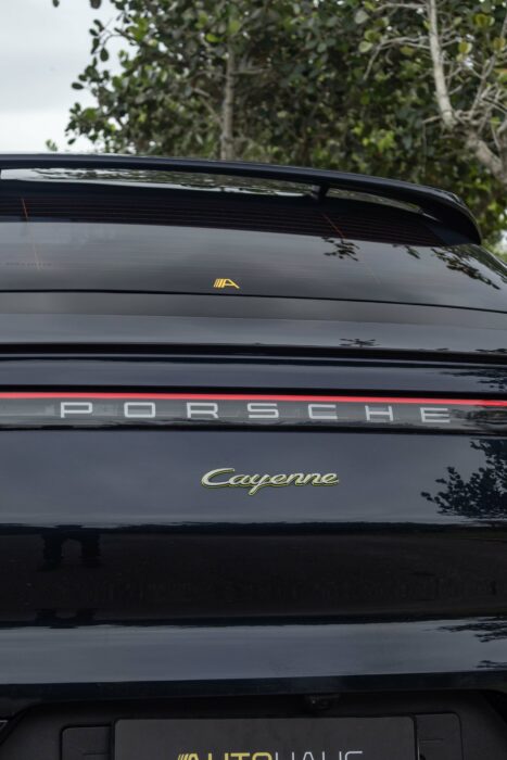 PORSCHE CAYENNE 2023 completo