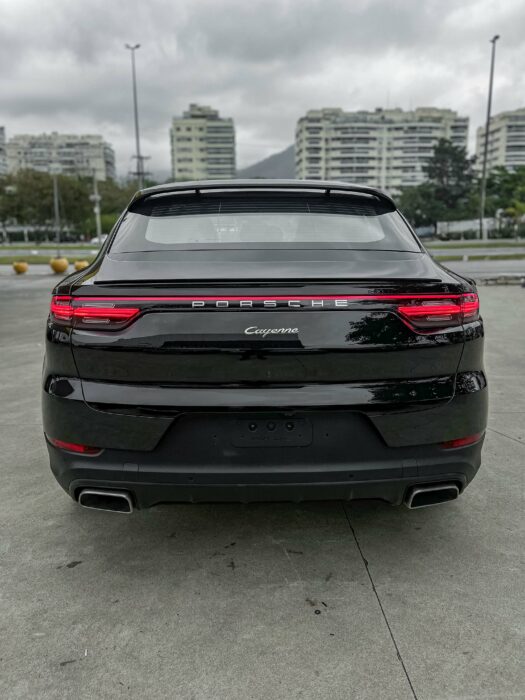 PORSCHE CAYENNE 2021 completo