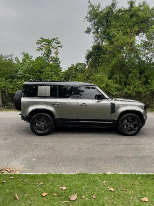 LAND ROVER DEFENDER 2024 completo