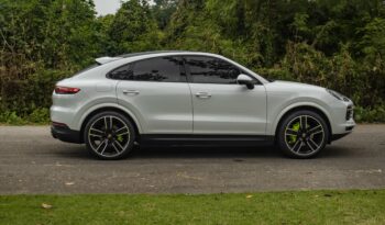 PORSCHE CAYENNE 2020 completo