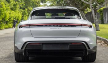 PORSCHE TAYCAN 2024 completo