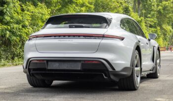 PORSCHE TAYCAN 2024 completo