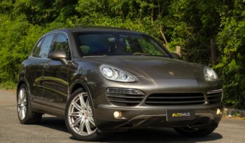 PORSCHE CAYENNE 2011 completo