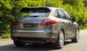 PORSCHE CAYENNE 2011 completo