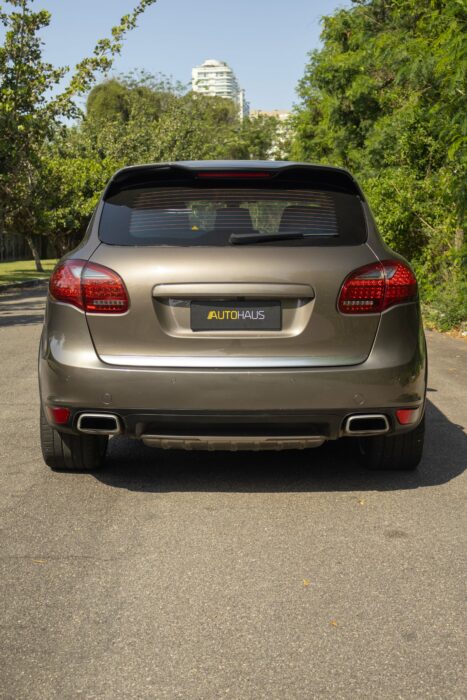 PORSCHE CAYENNE 2011 completo