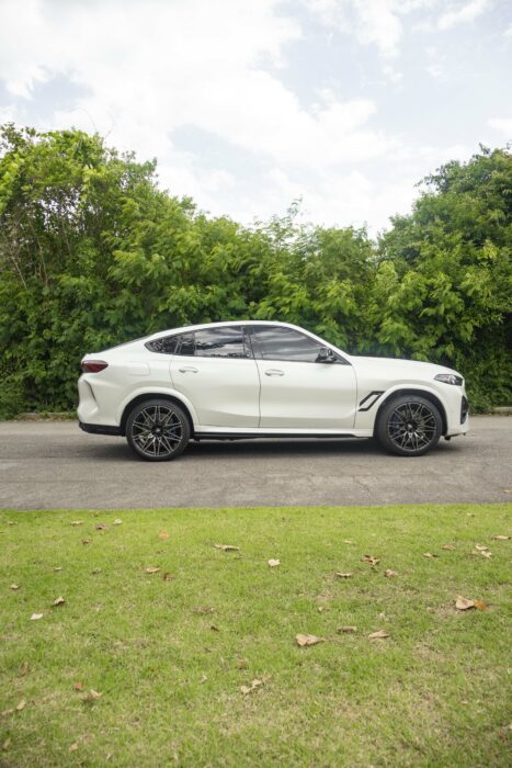 BMW X6 M 2024 completo