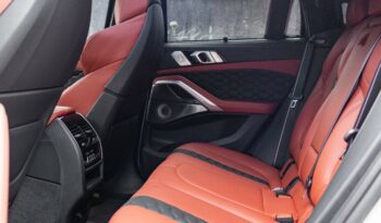 BMW X6 M 2024 completo