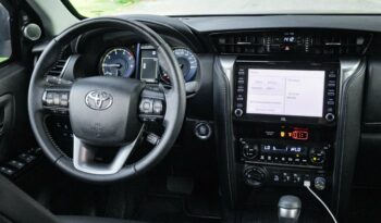 TOYOTA HILUX 2023 completo