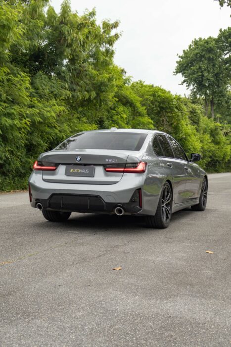 BMW 320 i 2023 completo