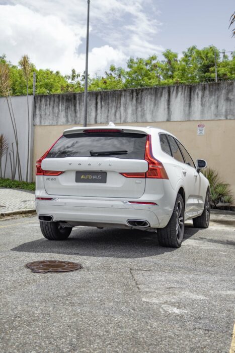 VOLVO XC60 2021 completo